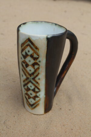 Sangaga poole toobine vöökirjaga jooginõu